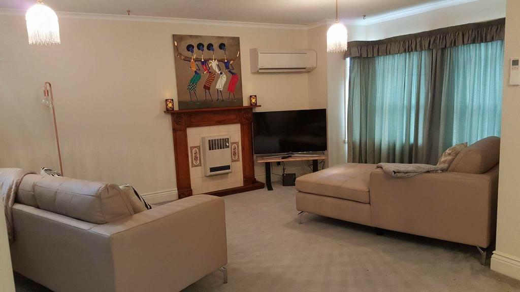 City Townhouse Walking Distance To City لونسيستون المظهر الخارجي الصورة